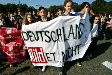 Gegen Bildungsabbau – Schülerinnen und Schüler im September 2006...
