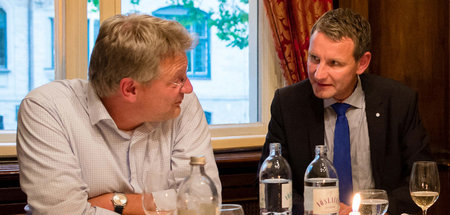 Nicht mehr so entspannt: Jörg Meuthen und Björn Höcke in einem B... Nicht mehr so entspannt: Jörg Meuthen und Björn Höcke in einem B...