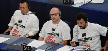 Gianluca Buonanno, Lorenzo Fontana und Matteo Salvini (l-r) im E