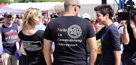 Dunja Hayali am 6. Juli bei kritischer Befragung von Besuchern d...