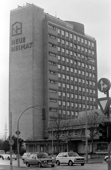Alles verzockt: Hamburger Zentrale des 1986 nach Millionenverlus...