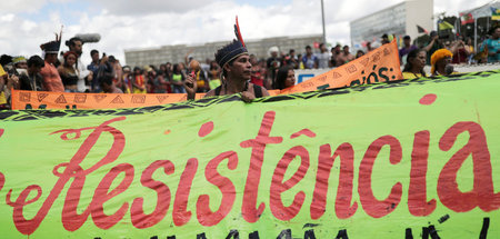 Indigene Gruppen rufen vor dem Justizministerium in Brasília zum...