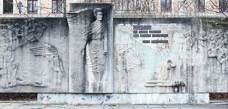 1280px-Zwickau_Rosa_Luxemburg_Memorial.JPG