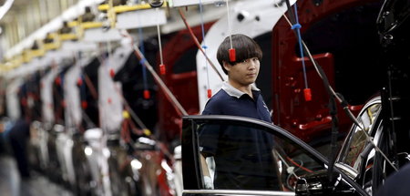 Arbeiter im Joint-Venture »Beijing Benz Automotive Co.« 2015