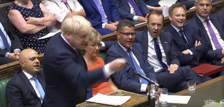 Großbritanniens neuer Premierminister Boris Johnson stellt am Do...