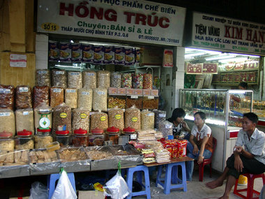 Laden in einer der vielen Markthallen von Ho-Chi-Minh-Stadt: Die...