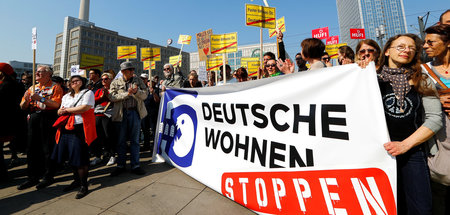 Protest gegen Immobilienhaie: Berliner Demonstranten fordern, de...