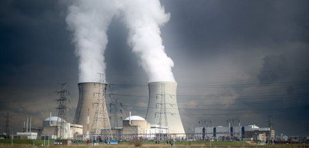 Das belgische Atomkraftwerk Doel bei Antwerpen