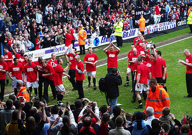 Der FC United of Manchester nach dem Gewinn der zweiten nordengl...