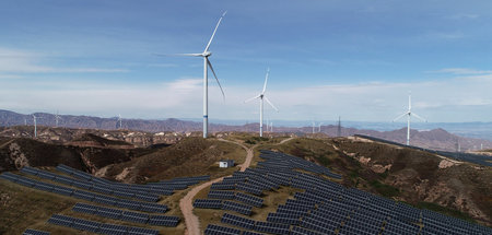 Windräder und Solar­anlagen in China (­Zhangjiakou, 29. Oktober ...