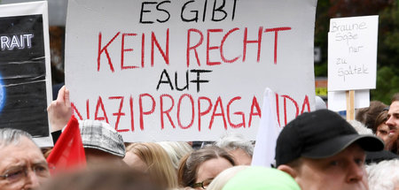 Demonstration gegen einen Aufmarsch der Partei Die Rechte (Pforz...