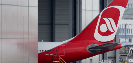 Nach der Pleite zum Umlackieren: Jet der insolventen Air Berlin 