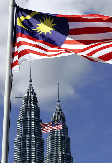 Kuala Lumpur , hier die Petronas-Towers, gilt als Zentrum des Is...