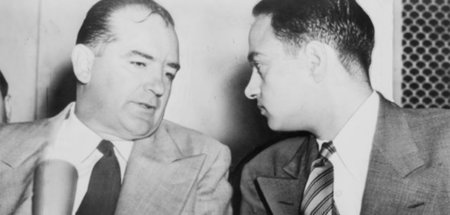 Zwei vom gleichen Schlag: Kommunistenfresser Joseph McCarthy (l....