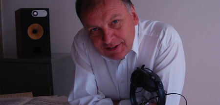 Lässt es zischen, zirpen, knallen und krachen: Robert Worby