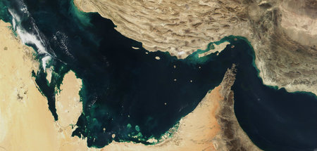 Der Persische Golf und die Straße von Hormus auf einer Satellite