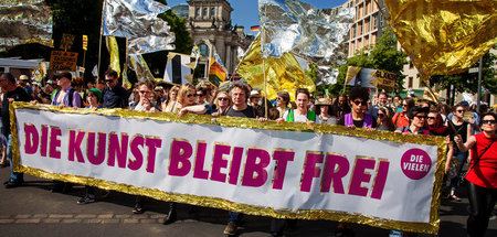 RUBY_GlaenzendeDemoBln_006.JPG