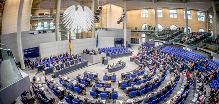 Bundestag_Plenarsaal_62284494.jpg