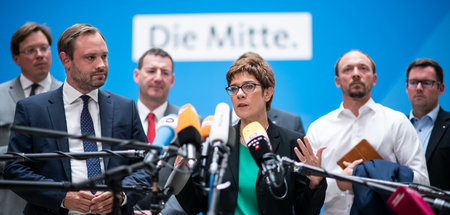 Kramp_Karrenbauer_tr_62300774.jpg