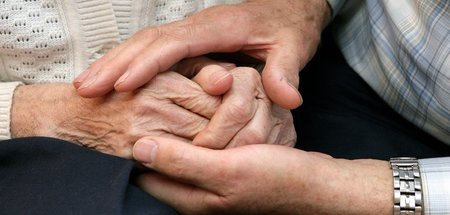 Die Gefahr, wegen Pflegebedarf in das Sozialhilfesystem zu falle...