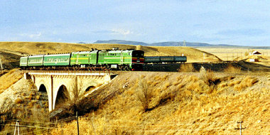 Unterwegs mit der Turkestanisch-Sibirische Eisenbahn: »Legendäre...