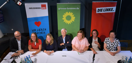 Vertreter von SPD, Grünen und Die Linke in Bremen unterzeichnen ...