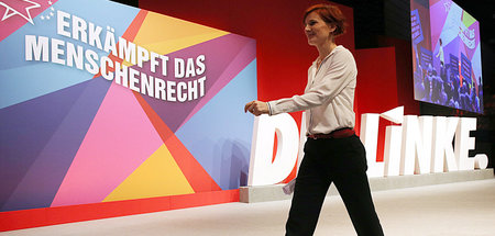 Glaubhafter Bezug auf das bekannteste Lied der internationalen A...