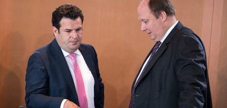 Luftnummer: Arbeitsminister Hubertus Heil (SPD, l.) und Kanzlera...