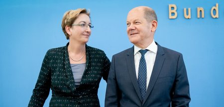 Sehen »Reformbedarf« bei Hartz IV: Klara Geywitz und Olaf Scholz... Sehen »Reformbedarf« bei Hartz IV: Klara Geywitz und Olaf Scholz...