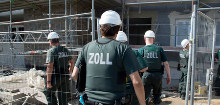 Regierung_will_Zoll_60386033.jpg