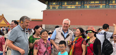 Egon Krenz (Mitte) auf dem Tiananmen-Platz in Beijing