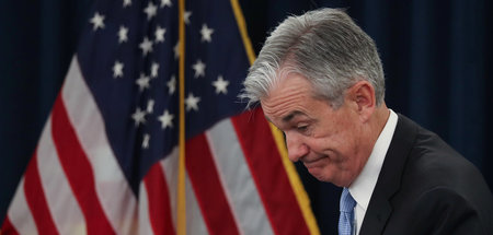 Blick nach unten gerichtet. US-Notenbankchef Jerome Powell hat d... Blick nach unten gerichtet. US-Notenbankchef Jerome Powell hat d...