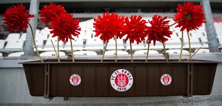 Spitzenplätze für Spitzenbeamte: Der Kiezklub FC St. Pauli hat e... Spitzenplätze für Spitzenbeamte: Der Kiezklub FC St. Pauli hat e...