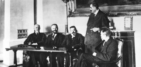 SPD-Führung weißgewaschen: Weimarer Regierungsvertreter Philipp ...