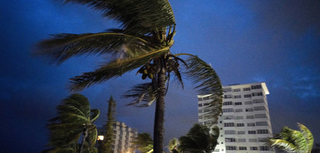 Der Wirbelsturm »Dorian« am Sonntag über Freeport auf den Bahama...