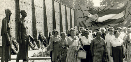 Niederländische Delegation bei der Eröffnung der Nationalen Mahn...