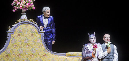 Und im Klamauk ertrinkt die Kompetenz von Sängern und Musikern: ...