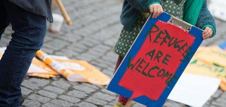 Wer mehr als nur mit Schildern protestieren will, muss sich mitu... Wer mehr als nur mit Schildern protestieren will, muss sich mitu...