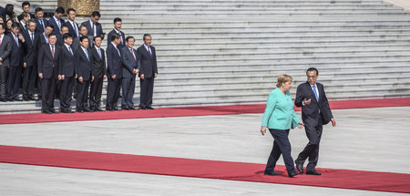 Immer auf dem Teppich bleiben: Kanzlerin Merkel und Premierminis...