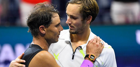 Nach dem Auszehrungsduell: Rafael Nadal und Daniil Medwedew Nach dem Auszehrungsduell: Rafael Nadal und Daniil Medwedew