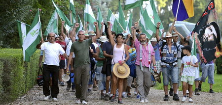 ANDALUSIAN_WORKERS_M_32191998.jpg