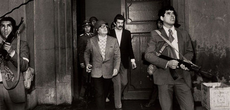 Salvador Allende (M.) am 11.9.1973 vor dem Präsidentenpalast La ...