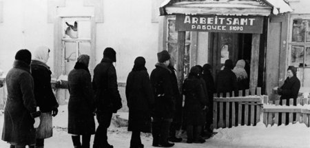»Stützen des Naziregimes«: Arbeitsamt in der besetzten Sowjetuni...
