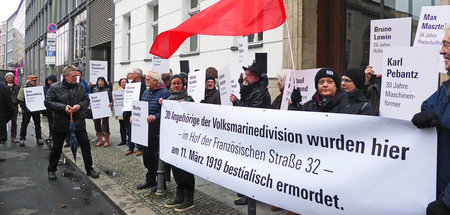 Nie vergessen: 100 Jahre nach der Tat wurde vor dem Haus Französ...