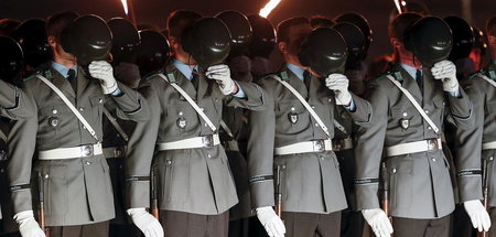 Großer Zapfenstreich bei der Bundeswehr (Berlin, 11.11.2015)
