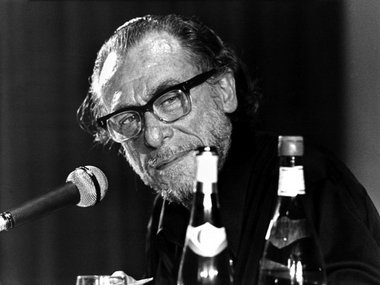 Bestseller des Maro Verlags: Charles Bukowski, hier während sei... Bestseller des Maro Verlags: Charles Bukowski, hier während sei...