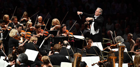 Verschärfter Klang, kurzweiliges Erlebnis: Orchestre Révolutionn... Verschärfter Klang, kurzweiliges Erlebnis: Orchestre Révolutionn...