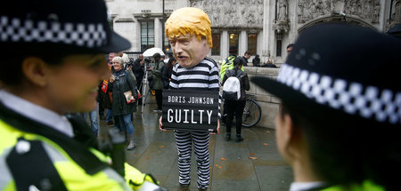 »Schuldig«: Proteste gegen Premier Boris Johnson vor dem Oberste...