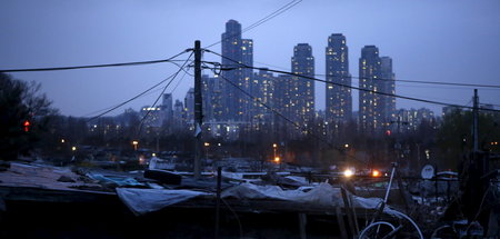 Blick auf das Manhattan Seouls von den letzten Slums aus (Aufnah...