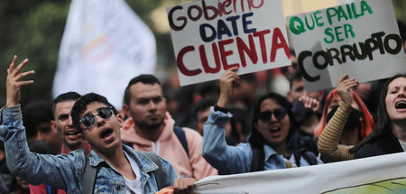 Studentendemonstration gegen Korruption und Polizeigewalt am Fre...